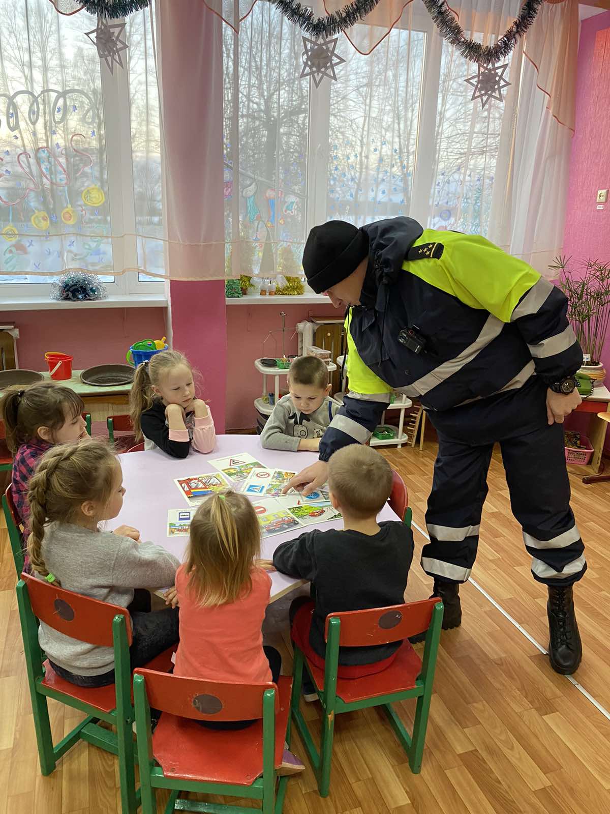 Белорусская хатка в детском саду макет с мебелью